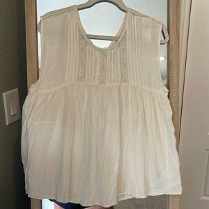 American Eagle women’s top.